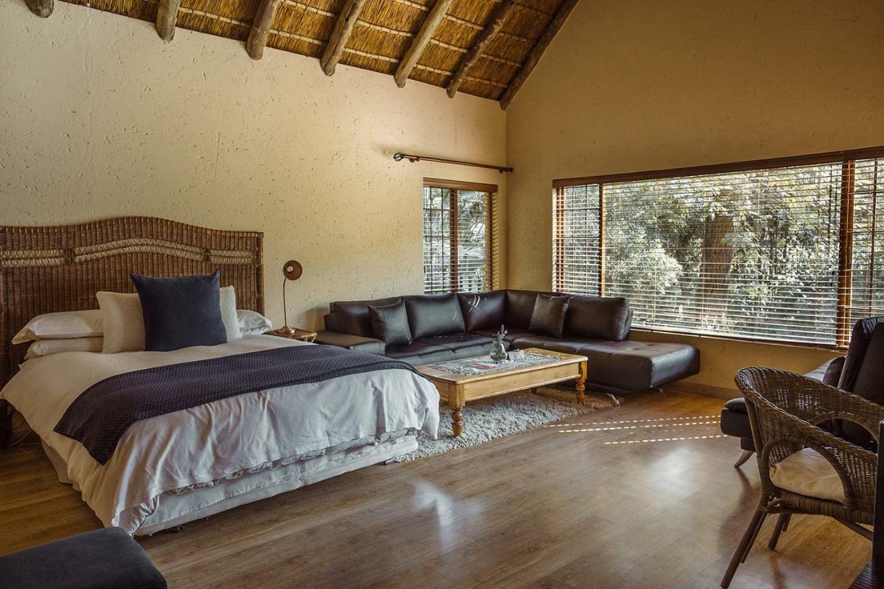 50 On Shepherd Boutique Guest House Sandton Buitenkant foto