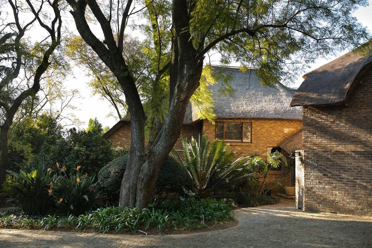 50 On Shepherd Boutique Guest House Sandton Buitenkant foto
